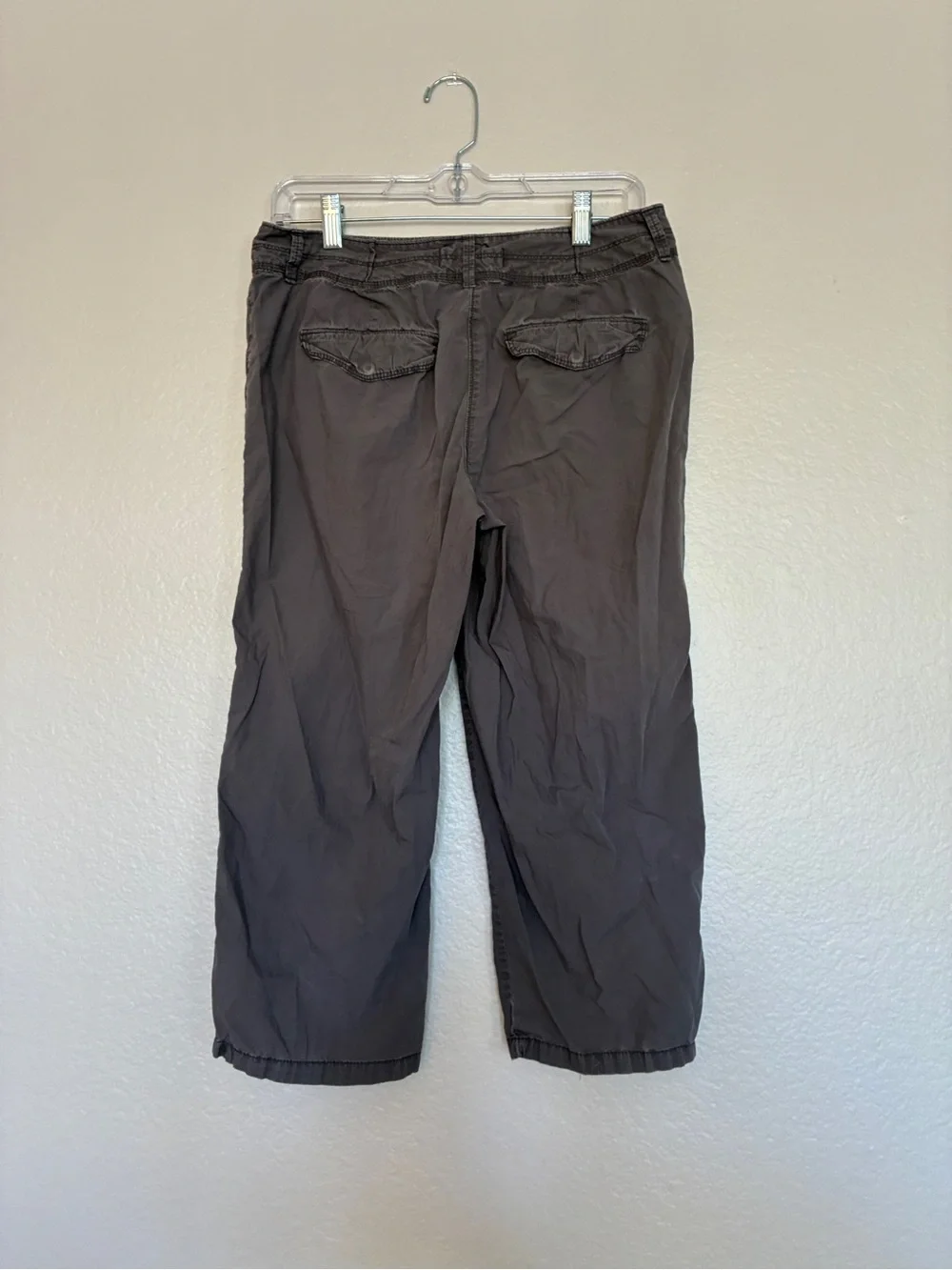 VTG Y2K LOFT Low-Rise Charcoal Cropped Denim Cargo Capris 2000s Distressed Comfy - Picture 3 of 6